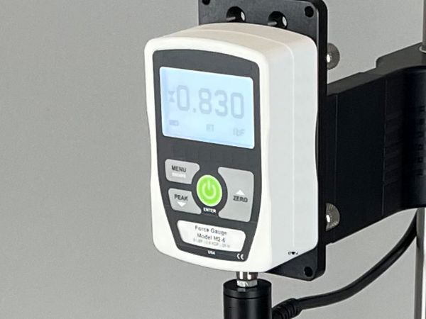 The Force Gauge monitors the pressure applied throughout the 30-second bonding cycle.
