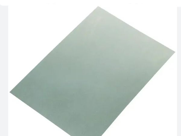 Five aluminum plates deflect heat to protect temperature-sensitive areas.