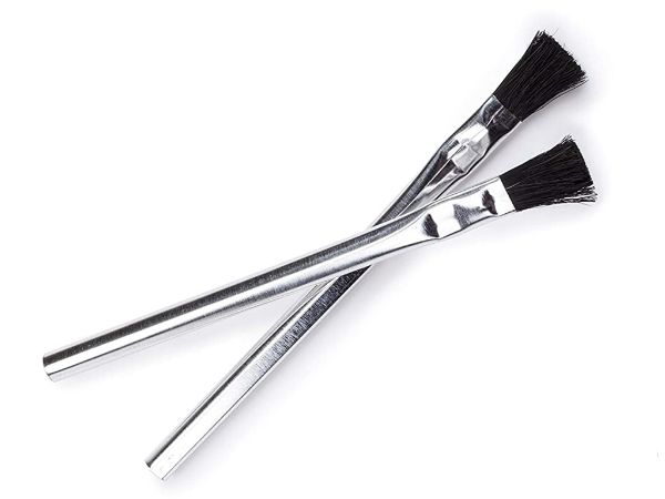 Disposable cleaning brushes.